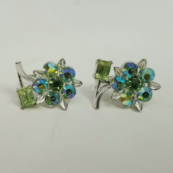 Vintage Lisner Green Rhinestone Flower Clip On Earrings, Silver Tone Screw Backs - Picture 6 of 7